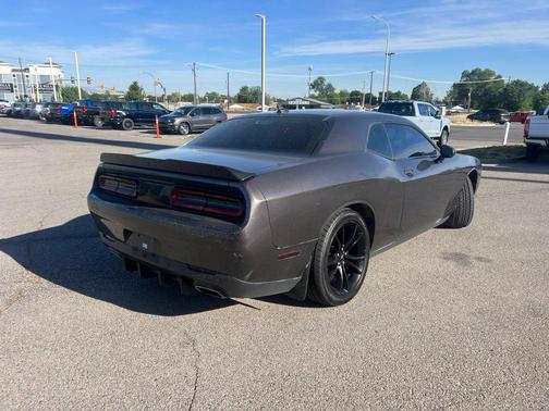 Granite Crystal Metallic Clearcoat 2018 Dodge Challenger SXT