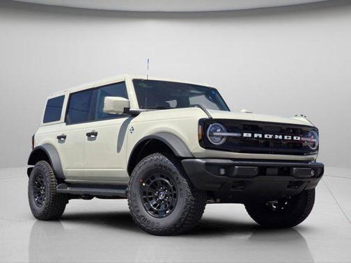 Beige 2026 Ford Bronco Outer Banks
