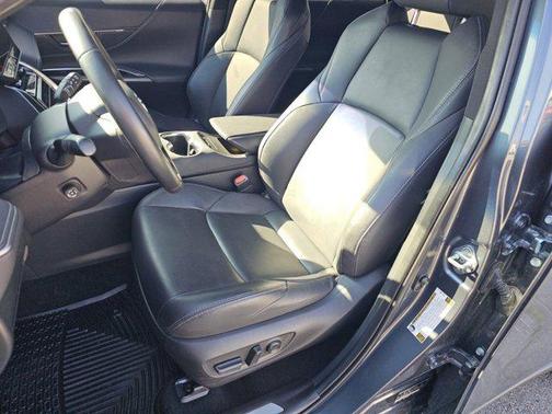 2023 Toyota Venza XLE