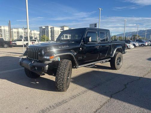 Black Clearcoat 2022 Jeep Gladiator Willys