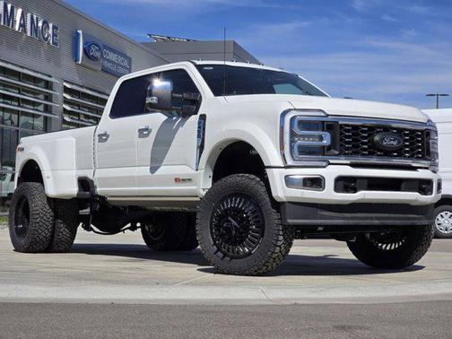 Star White Metallic TC 2026 Ford F-450 Platinum