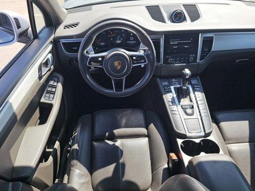 2017 Porsche Macan Base
