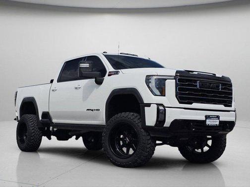 Summit White 2024 GMC Sierra 2500 AT4