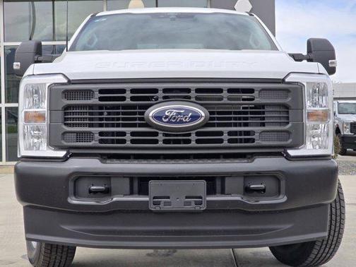 Oxford White 2026 Ford F-250 XL