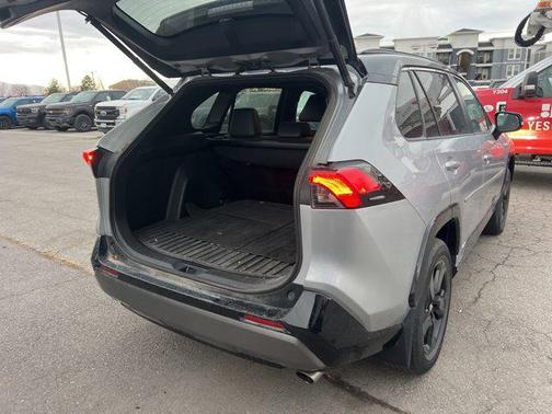 2019 Toyota RAV4 Hybrid SE