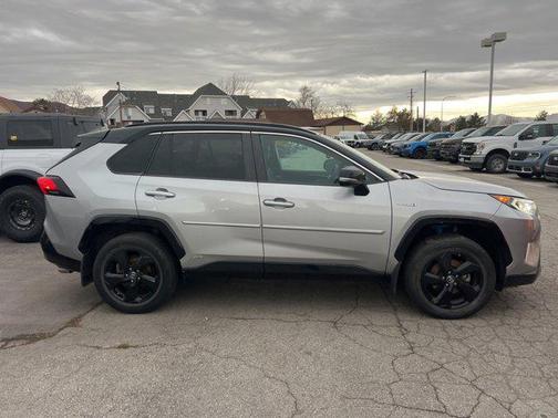 2019 Toyota RAV4 Hybrid SE