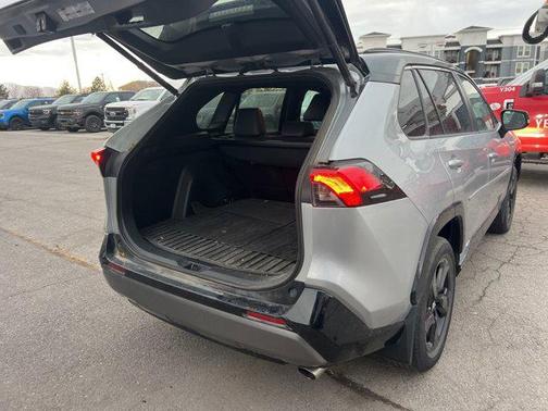 2019 Toyota RAV4 Hybrid SE