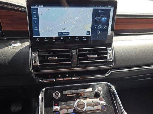 2022 Lincoln Navigator L