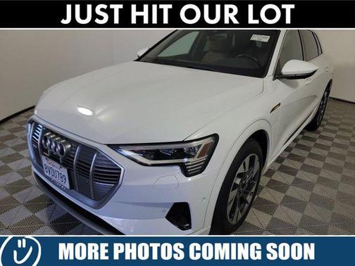 2021 Audi e-tron Premium Plus
