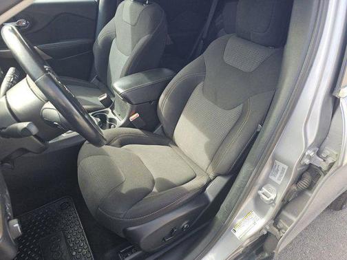 Billet Silver Metallic Clearcoat 2017 Jeep Cherokee Latitude