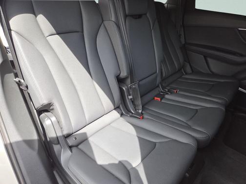 Vicuna Beige Metallic 2023 Audi Q7 45 Premium Plus