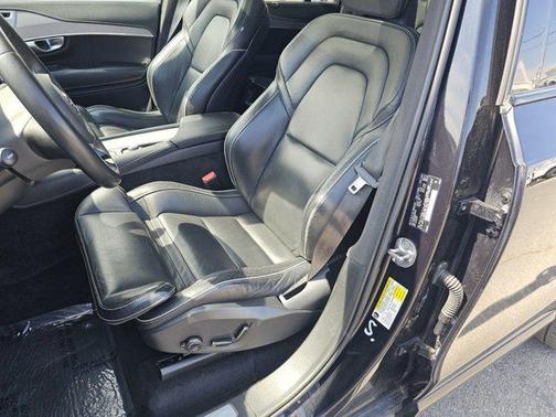 2022 Volvo XC90 Recharge Plug-In Hybrid T8 R-Design 7 Passenger
