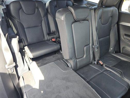 2022 Volvo XC90 Recharge Plug-In Hybrid T8 R-Design 7 Passenger