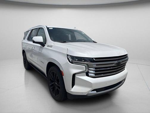 Iridescent Pearl Tricoat 2022 Chevrolet Tahoe High Country