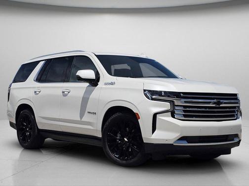 Iridescent Pearl Tricoat 2022 Chevrolet Tahoe High Country