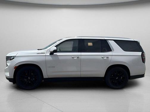 Iridescent Pearl Tricoat 2022 Chevrolet Tahoe High Country