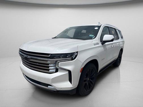 Iridescent Pearl Tricoat 2022 Chevrolet Tahoe High Country