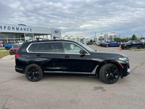 Jet Black 2020 BMW X7 xDrive40i