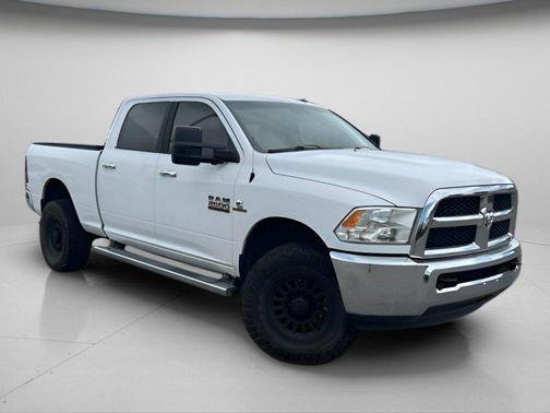 Bright White Clearcoat 2014 RAM 2500 SLT