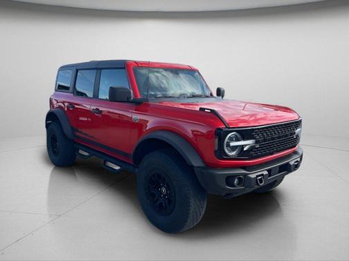 Race Red 2023 Ford Bronco Wildtrak