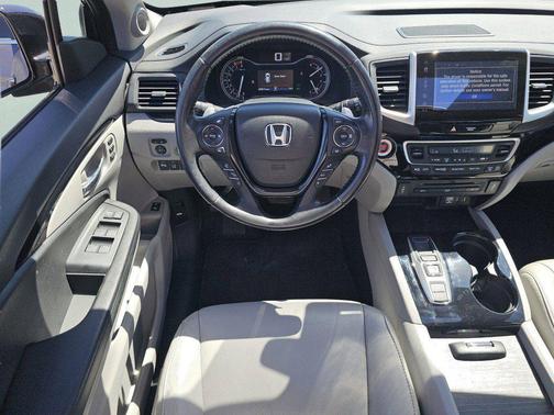 Modern Steel Metallic 2017 Honda Pilot Touring