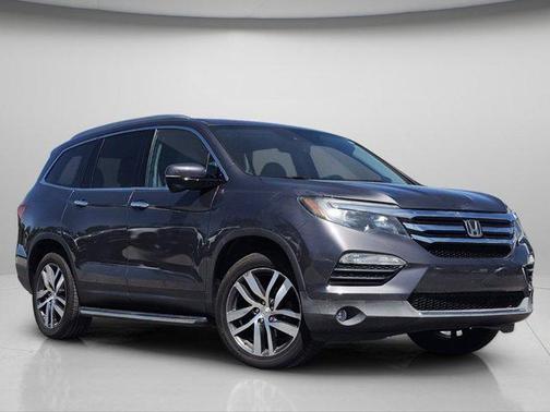 Modern Steel Metallic 2017 Honda Pilot Touring
