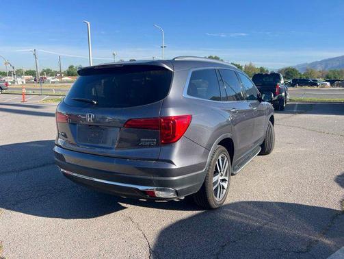 Modern Steel Metallic 2017 Honda Pilot Touring