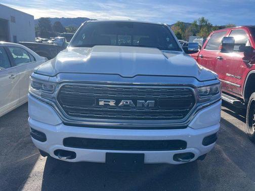 Ivory White Tri-Coat Pearlcoat 2022 RAM 1500 Limited