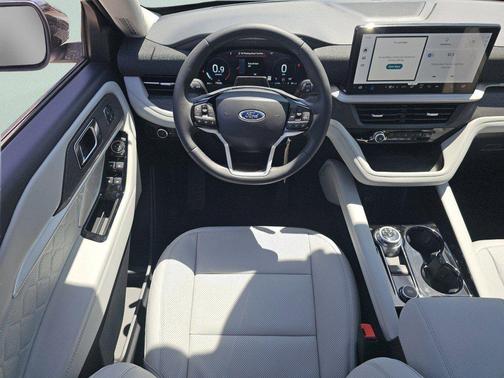 Space White Metallic 2026 Ford Explorer Platinum