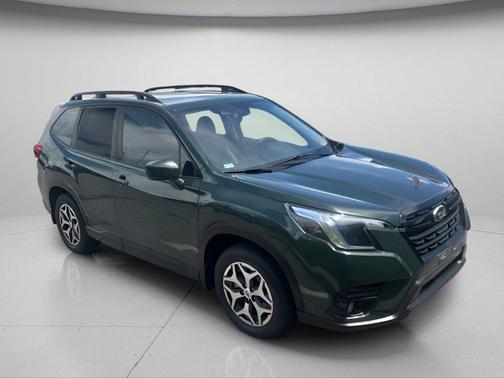 Cascade Green Silica 2022 Subaru Forester Premium