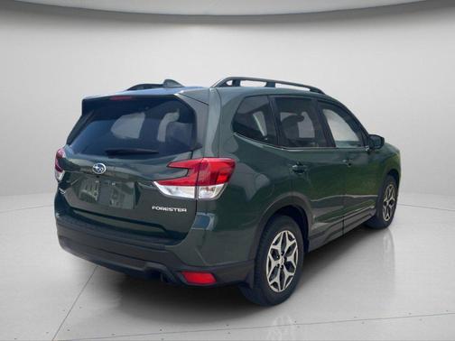 Cascade Green Silica 2022 Subaru Forester Premium