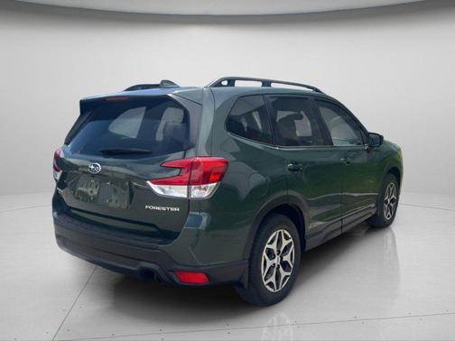 Cascade Green Silica 2022 Subaru Forester Premium