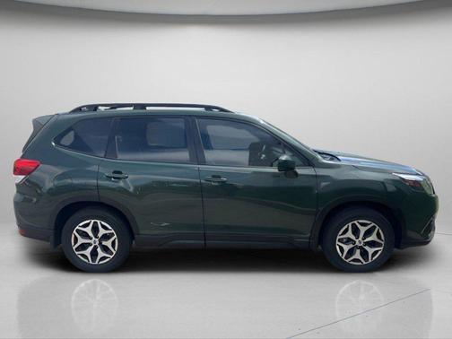 Cascade Green Silica 2022 Subaru Forester Premium