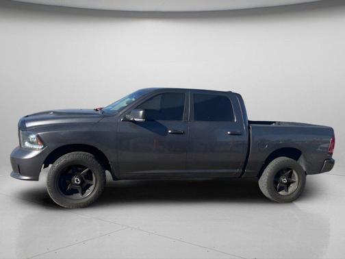 Granite Crystal Metallic Clearcoat 2016 RAM 1500 Sport