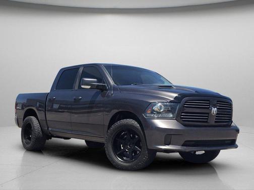 Granite Crystal Metallic Clearcoat 2016 RAM 1500 Sport