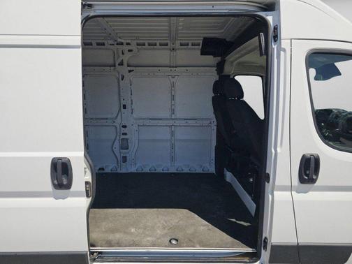 Bright White Clearcoat 2023 RAM ProMaster 2500 High Roof