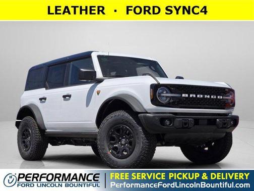 Oxford White 2026 Ford Bronco Badlands