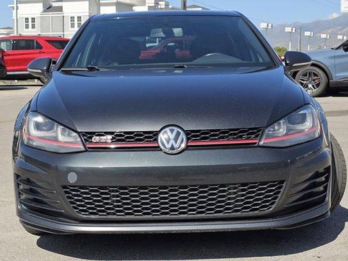 2017 Volkswagen Golf GTI 2.0T SE 4-Door