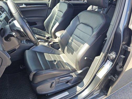 2017 Volkswagen Golf GTI 2.0T SE 4-Door