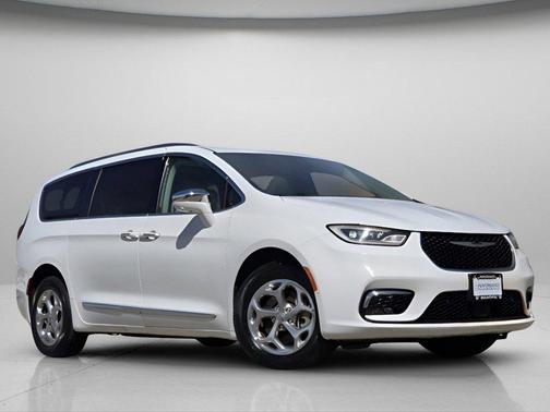 Bright White Clearcoat 2021 Chrysler Pacifica Limited