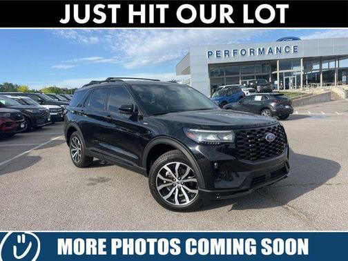 Black Metallic 2025 Ford Explorer ST-Line