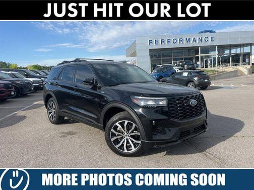 Black Metallic 2025 Ford Explorer ST-Line
