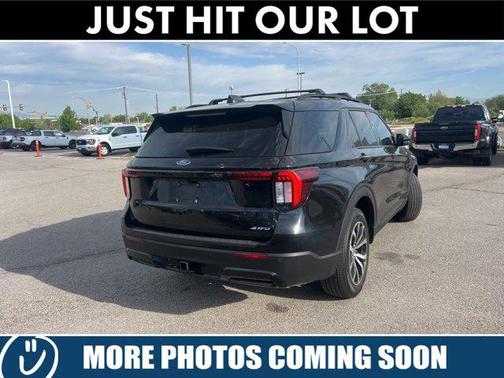Black Metallic 2025 Ford Explorer ST-Line
