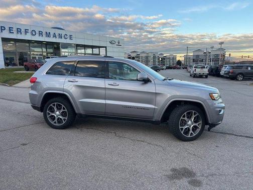 2018 Jeep Grand Cherokee Sterling Edition