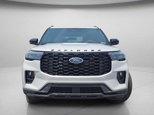 Space White Metallic 2026 Ford Explorer ST-Line