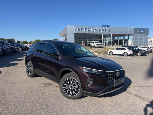 Cinnabar Red 2023 Ford Escape PHEV SE