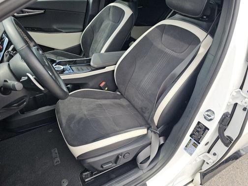 Snow White Pearl 2023 Kia EV6 GT-Line