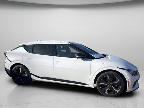 Snow White Pearl 2023 Kia EV6 GT-Line