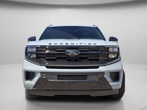 Glacier Gray Metallic Tri-Coat 2026 Ford Expedition Max Platinum