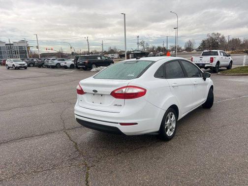 2015 Ford Fiesta SE